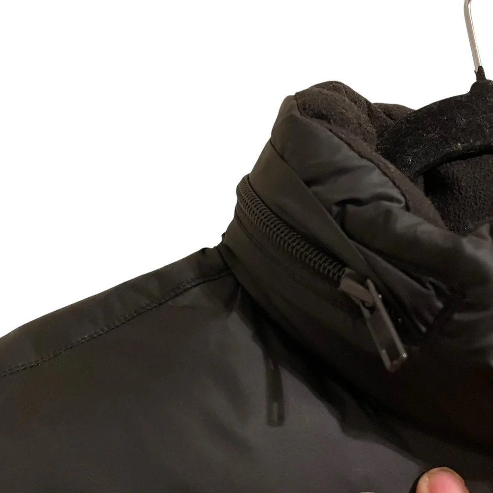 GAP Vintage 2009 Black Down Filled Puffer Vest Packable Hood Y2K Size Medium